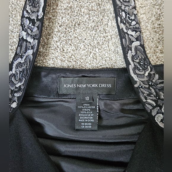 JNY bias cut Embroidered Silk straps Jones New York dress LBD Size 10 - Picture 5 of 16